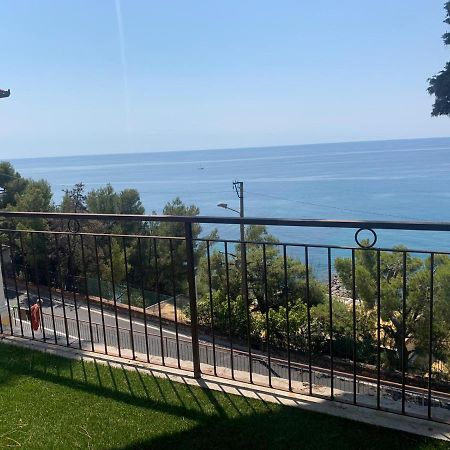 La Terrazza Nel Blu Lejlighed Imperia Eksteriør billede