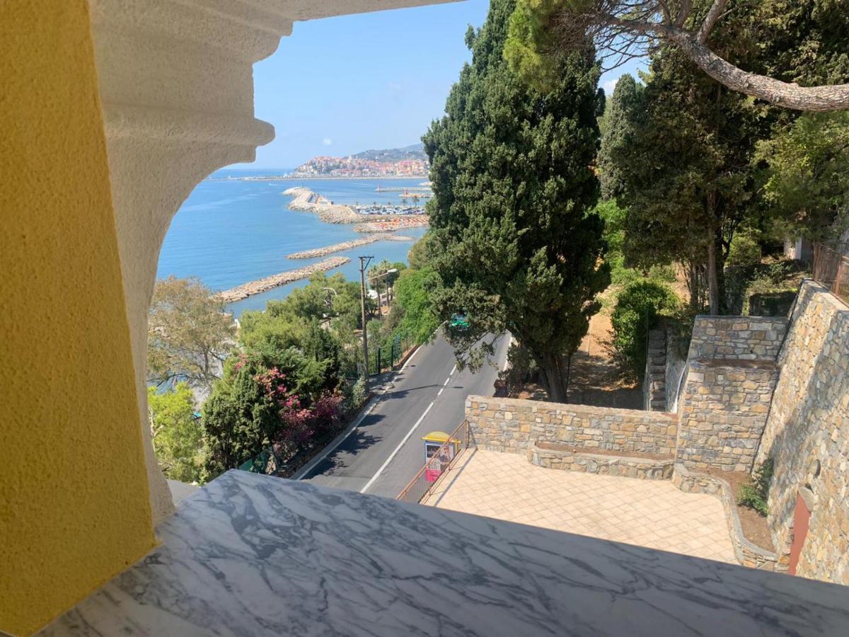 La Terrazza Nel Blu Lejlighed Imperia Eksteriør billede